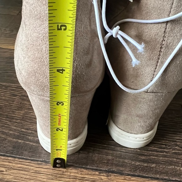 🆕 A New Day Wedge Sneakers - Picture 3 of 5